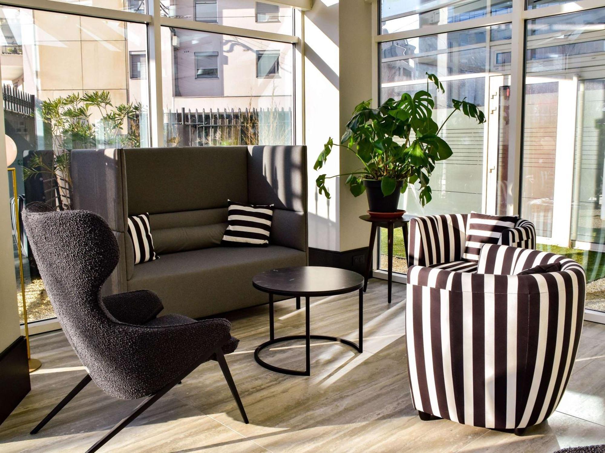 Hotel Mercure Lyon Centre Charpennes Villeurbanne Eksteriør billede